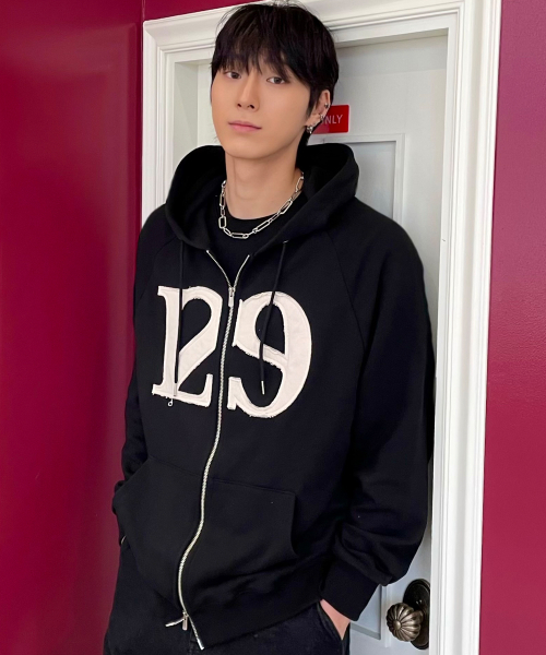 セール】129 Logo Patch Hooded Zip-Up（パーカー）｜ILLIGO（イリゴ