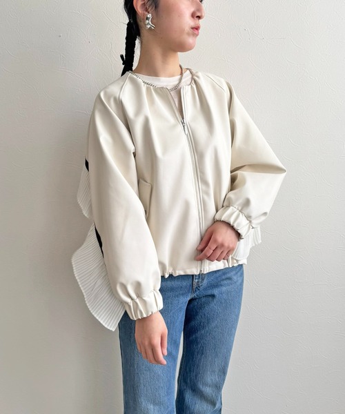 LHELBIE（レルビエ）の「バックプリーツ合皮ブルゾン（ブルゾン・レディース・ブラウン/オフホワイト/ブラック・M）」の17枚目の写真