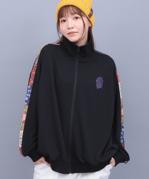 チチカカ（チチカカ）の「ファブリックプリント＆ブラックジャケット（ブルゾン・レディース・ブルー/ブラック/ベージュ・FREE）」の2枚目の写真