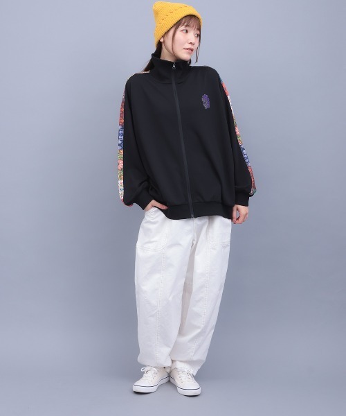 チチカカ（チチカカ）の「ファブリックプリント＆ブラックジャケット（ブルゾン・レディース・ブルー/ブラック/ベージュ・FREE）」の4枚目の写真