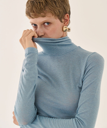 GRIDAJ（クリダジェイ）の「ウールタートルネックトップ _ ブルー（Tシャツ/カットソー）」