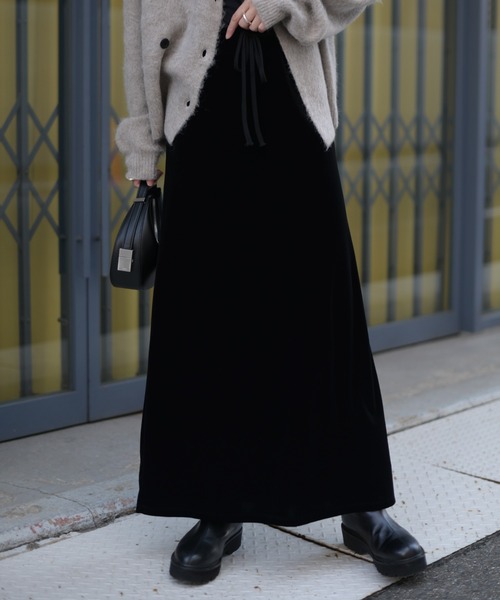 Marient（マリエント）の「ベロアロングSK（スカート・レディース・ダークブラウン/ブラック・FREE）」の2枚目の写真