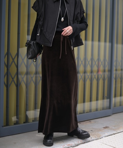Marient（マリエント）の「ベロアロングSK（スカート・レディース・ダークブラウン/ブラック・FREE）」の4枚目の写真
