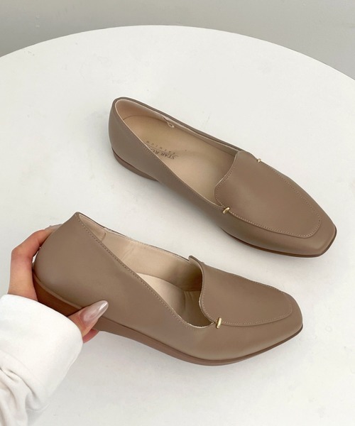 Shoes in Closet（シューズインクローゼット）の「【やわらか 軽い】スクエアトゥ シンプル フラット ローファー 3028（パンプス・レディース・ブラウン系9/ブラック・24.0cm/23.5cm/23.0cm/22.5cm/24.5cm/25.0cm/22.0cm）」の8枚目の写真