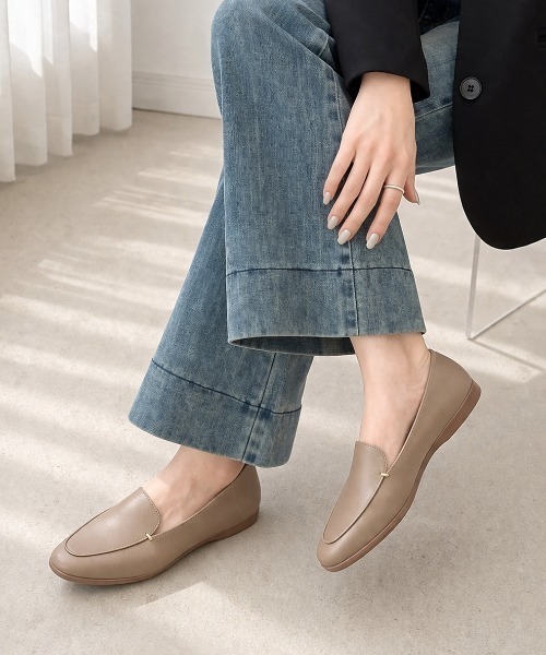 Shoes in Closet（シューズインクローゼット）の「【やわらか 軽い】スクエアトゥ シンプル フラット ローファー 3028（パンプス・レディース・ブラウン系9/ブラック・24.0cm/23.5cm/23.0cm/22.5cm/24.5cm/25.0cm/22.0cm）」の21枚目の写真