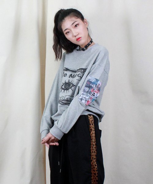 DEMARC(ドゥマーク)の「男女 スクエアグラフィック スウェット グレー(スウェット・メンズ・その他・MEDIUM/LARGE)」の9枚目の写真