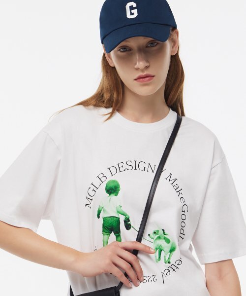 MATCHGLOBE（マッチグローブ）の「Dog Walker Printed Loose-fit Tee (White)（Tシャツ/カットソー・レディース・その他・FREE）」の2枚目の写真
