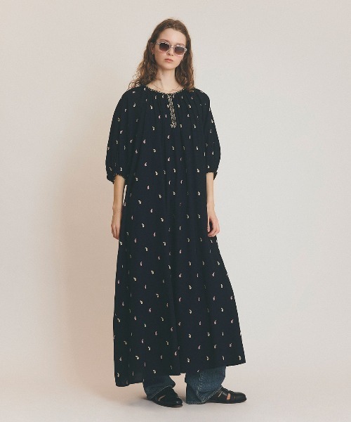 THE SHINZONE（ザ　シンゾーン）の「THE SHINZONE/シンゾーン　ペイズリー刺繍ドレス　PAISLEY EMBROIDERED DRESS　26MMSOP02（ワンピース・レディース・ナチュラル/ブラック・FREE）」の2枚目の写真