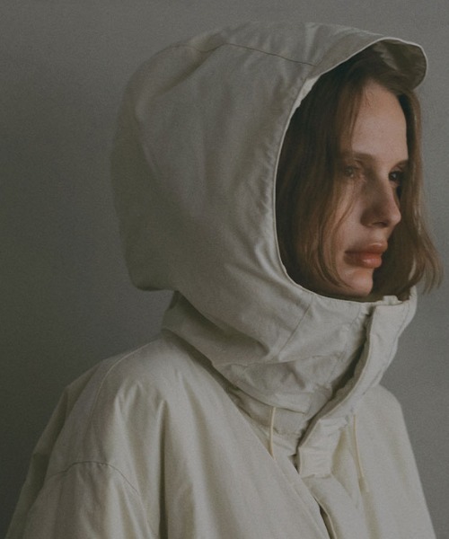 ETRE TOKYO(エトレトウキョウ)の「Marmot×ETRE TOKYO PERTEXパディングアノラック(その他アウター・レディース・ネイビー/オフホワイト・S/M)」の4枚目の写真