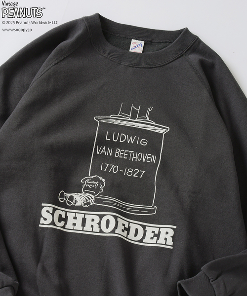 Vintage PEANUTS(ビンテージピーナッツ)の「PEANUTS / ピーナッツ 別注 FANTASY A&G INC プリントスウェット WINTER(スウェット・メンズ・ブルー/ネイビー/ブラック/グレー/マスタード・LARGE/MEDIUM/X-LARGE)」の2枚目の写真