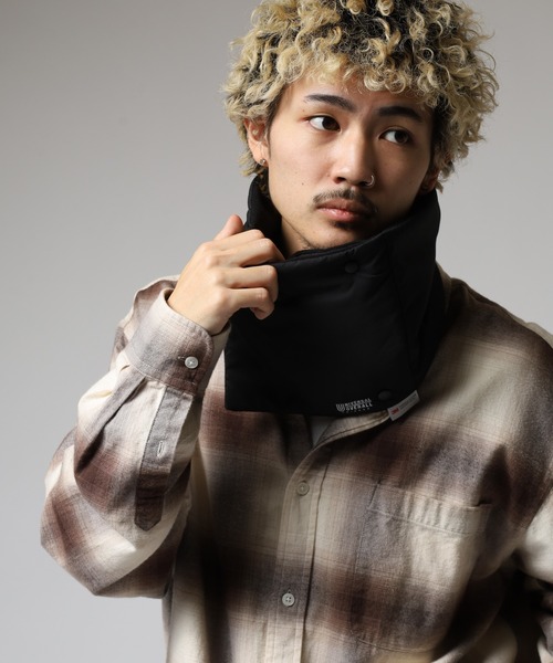 UNIVERSAL OVERALL（ユニバーサルオーバーオール）の「UNIVERSAL OVERALL 2AWY 軽くて暖かい シンサレート ネックウォーマー マフラー　男女兼用（ネックウォーマー/スヌード・メンズ・チャコール/ベージュ/ブラック・FREE）」の5枚目の写真