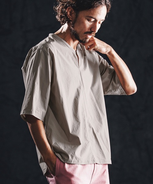 wjk reluxe(ダブルジェーケーリラックス)の「mt10162-cool touch key neck pullover キーネックプルオーバー(WR26S-07)(Tシャツ/カットソー・メンズ・グレイッシュベージュ/ネイビー/ホワイト・L/M/S)」の3枚目の写真