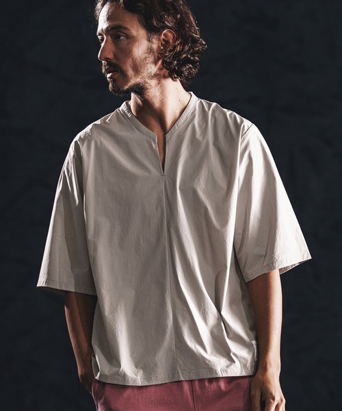 wjk reluxe(ダブルジェーケーリラックス)の「mt10162-cool touch key neck pullover キーネックプルオーバー(WR26S-07)(Tシャツ/カットソー・メンズ・グレイッシュベージュ/ネイビー/ホワイト・L/M/S)」の9枚目の写真