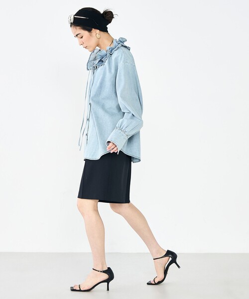 Rie Miller（リエミラー）の「【RM denim】フリルギャザーデニムブラウス（シャツ/ブラウス・レディース・ブルー系その他7/インディゴブルー・FREE）」の4枚目の写真