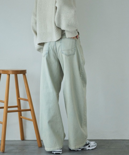 Doux archives（ドゥアルシーヴ）の「HANA TUCK CURVE TAPERED（デニムパンツ・レディース・ピンク/サックスブルー/ブルー・SMALL/MEDIUM）」の2枚目の写真