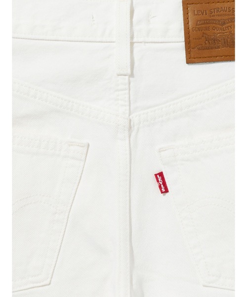Levi's(リーバイス)の「Levi's/リーバイス RIBCAGE ショーツ ホワイト(デニムパンツ・レディース・ホワイト・23inch/24inch/25inch/26inch/27inch/28inch)」の11枚目の写真