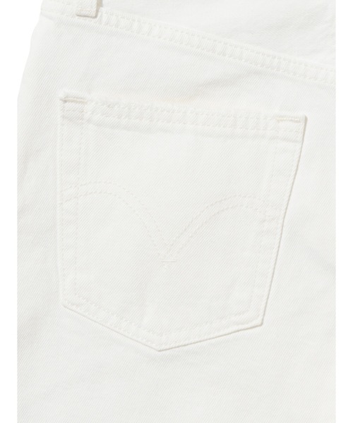 Levi's(リーバイス)の「Levi's/リーバイス RIBCAGE ショーツ ホワイト(デニムパンツ・レディース・ホワイト・23inch/24inch/25inch/26inch/27inch/28inch)」の14枚目の写真