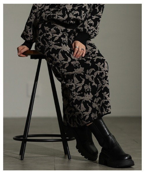 Sawa a la mode(サワアラモード)の「リーフモチーフふくれジャガードニットスカート(スカート・レディース・ブラック/オフホワイト・FREE)」の15枚目の写真