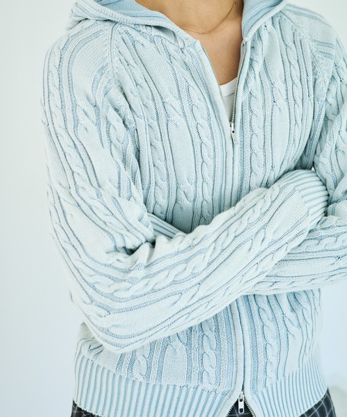 Camphor wood（カンファーウッド）の「STONE WASH DOUBLE ZIP CABLE KNIT HOODIE / ストーンウォッシュ加工ダブルジップケーブル柄ニットフーディ（パーカー・メンズ・ブラック/ブルー系・LARGE/MEDIUM）」の4枚目の写真