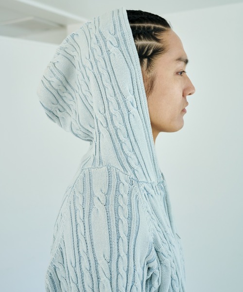 Camphor wood（カンファーウッド）の「STONE WASH DOUBLE ZIP CABLE KNIT HOODIE / ストーンウォッシュ加工ダブルジップケーブル柄ニットフーディ（パーカー・メンズ・ブラック/ブルー系・LARGE/MEDIUM）」の3枚目の写真