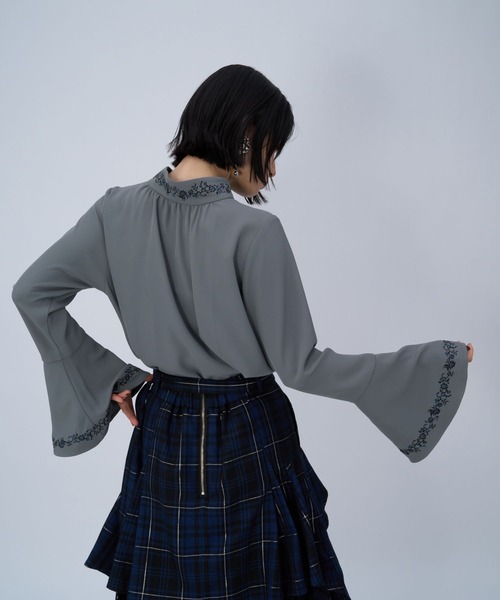 HARE(ハレ)の「タイツキシシュウブラウス(HARE)(シャツ/ブラウス・レディース・ホワイト/ブラック/グレー・FREE)」の8枚目の写真