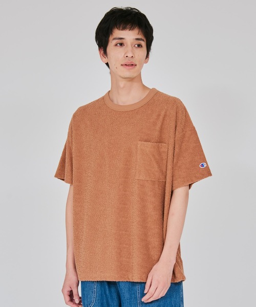 Champion（チャンピオン）の「【Champion/チャンピオン】メンズ メンズカジュアル ショートスリーブポケットTシャツ（Tシャツ/カットソー・メンズ・ライトブラウン/ブラック/その他5・X-LARGE/LARGE/MEDIUM）」の2枚目の写真