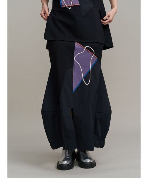 UN3D.（アンスリード）の「ART DOCKING SK / アートドッキングスカート（スカート・レディース・ホワイト/ブラック/カーキ・36/38）」の2枚目の写真