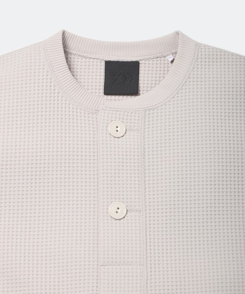 DAIWA PIER39（ダイワピア39）の「DAIWA PIER39 TECH THERMAL HENLEY L/S ダイワ ピア39（Tシャツ/カットソー・メンズ・ブラウン/ブルー/ベージュ/ブラック・L/M/XL/S）」の6枚目の写真