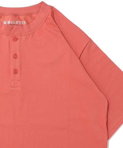 KRIFF MAYER(クリフメイヤー)の「【超接触冷感/UVカット】夏季GO!T(ヘンリーネック)(Tシャツ/カットソー・メンズ・ブラック/ベージュ/レッド/ブルー/オフホワイト・X-LARGE/LARGE/MEDIUM)」の5枚目の写真