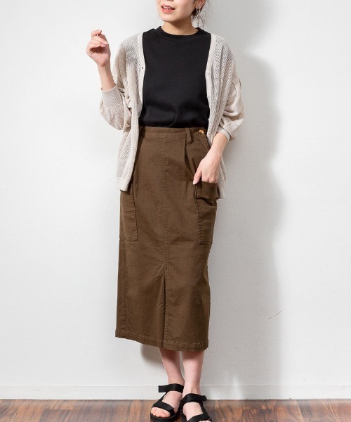 aity(アイティ)の「M-5L バックボタン フレンチスリーブリブカットソー 夏服(Tシャツ/カットソー・レディース・ブラック/ベージュ/オフホワイト・4L~5L/LL~3L/M~L)」の11枚目の写真
