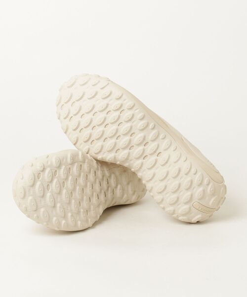 MERRELL（メレル）の「ジャングル トレック モック（スリッポン・レディース・ベージュ/ブラック・6/5.5/8/7.5/7/6.5）」の4枚目の写真