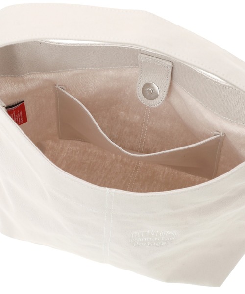 Manhattan Portage(マンハッタンポーテージ)の「SAG HARBOR SHOULDER BAG CANVAS LIGHT 26(ショルダーバッグ・レディース・グレー/グリーン・X-SMALL)」の9枚目の写真