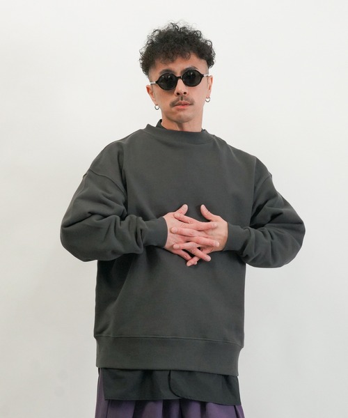 Aphlotus(アプロタス)の「ピグメント裏毛トレーナー(スウェット・メンズ・ホワイト/ブラック・SMALL/LARGE/MEDIUM)」の1枚目の写真