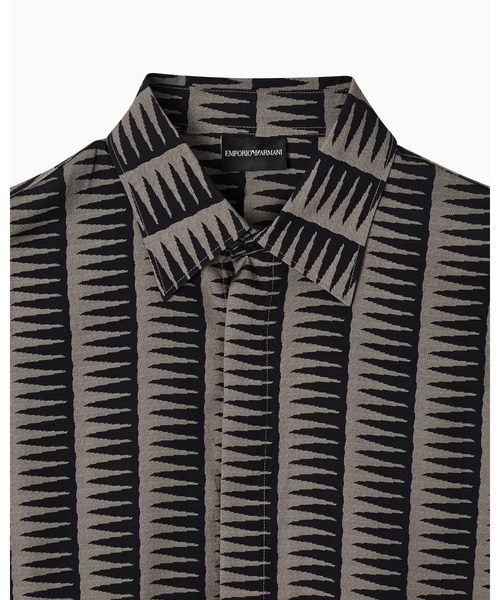 EMPORIO ARMANI(エンポリオアルマーニ)の「【エンポリオ アルマーニ】コンフォートフィットシャツ リヨセル混紡 オールオーバープリント(シャツ/ブラウス・メンズ・ネイビー系/ブラック×ホワイト・X-LARGE/SMALL/MEDIUM/LARGE/X-SMALL)」の4枚目の写真