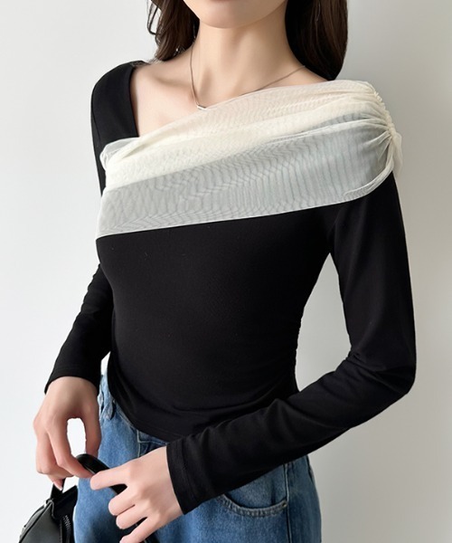 COCOMOMO(ココモモ)の「気分で変えるマルチウェイデザイン チュールドレープトップス 2way ワンショルダートップス チュール ドレープ トップス 長袖 カットソー ワンショル オフショルダー オフショル風(Tシャツ/カットソー・レディース・アイボリー/ブラック・FREE)」の21枚目の写真