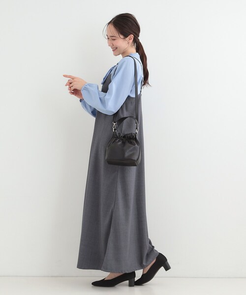 SHOO・LA・RUE（シューラルー）の「口元ギャザーミニショルダーバッグ（ショルダーバッグ・レディース・ブラック/シルバー・00）」の4枚目の写真