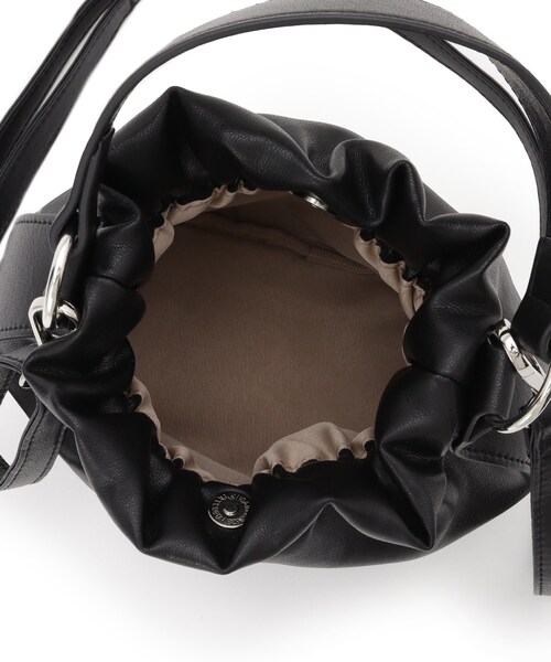 SHOO・LA・RUE（シューラルー）の「口元ギャザーミニショルダーバッグ（ショルダーバッグ・レディース・ブラック/シルバー・00）」の13枚目の写真