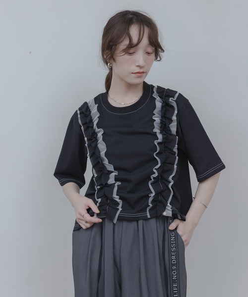 Eimee Law(エイミーロウ)の「ドロストフリルトップス(Tシャツ/カットソー・レディース・オフホワイト/ブラック・FREE)」の9枚目の写真