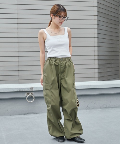 Calvin Klein(カルバン・クライン)の「Calvin Klein/カルバンクライン MONOGRAM SCOOP NK RIB TANK リブタンクトップ スクープネック スクエアネック 2026年 夏 夏服 秋服(タンクトップ・レディース・ホワイト/ブラック・S/M/XS)」の15枚目の写真