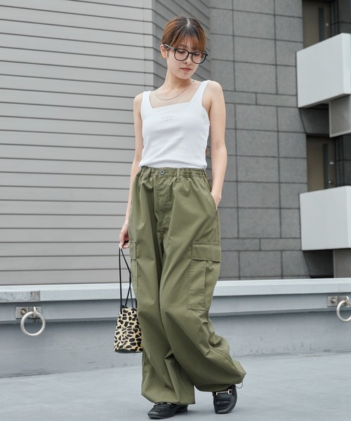 Calvin Klein(カルバン・クライン)の「Calvin Klein/カルバンクライン MONOGRAM SCOOP NK RIB TANK リブタンクトップ スクープネック スクエアネック 2026年 夏 夏服 秋服(タンクトップ・レディース・ホワイト/ブラック・S/M/XS)」の14枚目の写真