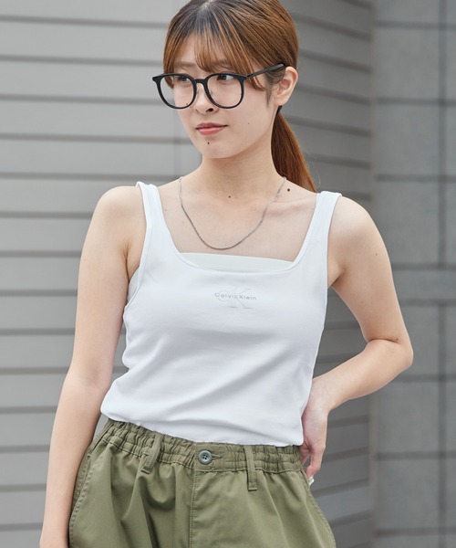 Calvin Klein(カルバン・クライン)の「Calvin Klein/カルバンクライン MONOGRAM SCOOP NK RIB TANK リブタンクトップ スクープネック スクエアネック 2026年 夏 夏服 秋服(タンクトップ・レディース・ホワイト/ブラック・S/M/XS)」の17枚目の写真