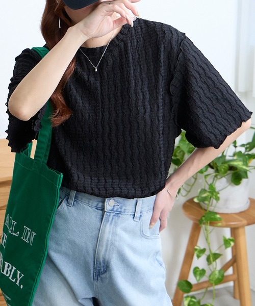 MONO-MART(モノマート)の「クールな着心地|多機能 ポコポコ メロー 優秀Tシャツ (UVカット ・接触冷感・吸水速乾・毛玉防止・マシンウォッシャブル・イージーケア)(Tシャツ/カットソー・レディース・ブラック/ピンク/ブラウン/チャコール/イエロー/ネイビー/オフホワイト/サックスブルー・FREE)」の15枚目の写真