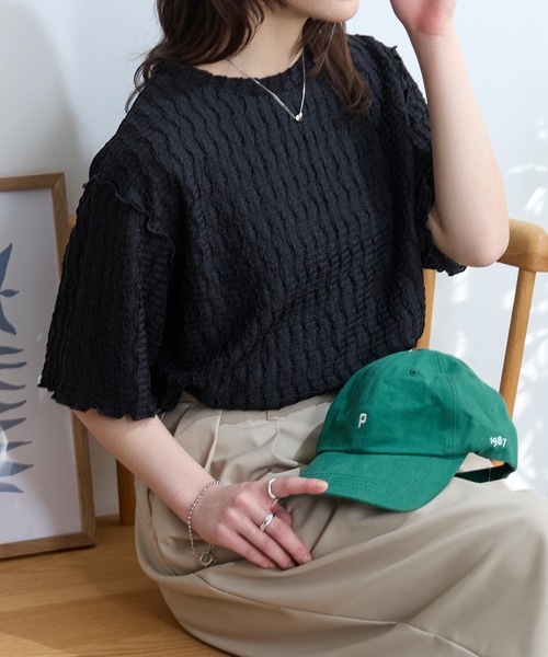 MONO-MART(モノマート)の「クールな着心地|多機能 ポコポコ メロー 優秀Tシャツ (UVカット ・接触冷感・吸水速乾・毛玉防止・マシンウォッシャブル・イージーケア)(Tシャツ/カットソー・レディース・ブラック/ピンク/ブラウン/チャコール/イエロー/ネイビー/オフホワイト/サックスブルー・FREE)」の22枚目の写真