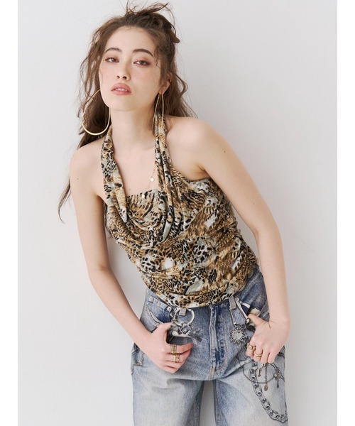 EVRIS（エヴリス）の「ドレープデザインネックレスホルターネックトップス（キャミソール・レディース・その他1/ブラック/ホワイト・FREE）」の4枚目の写真