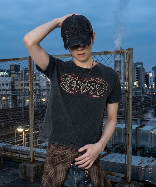 SPINNS(スピンズ)の「短丈パッチワークロゴ半袖Tシャツ/カモフラージュロゴ(Tシャツ/カットソー・メンズ・ホワイト/ブラック/ブラック系その他/ピンク系その他・ONESIZE)」の3枚目の写真