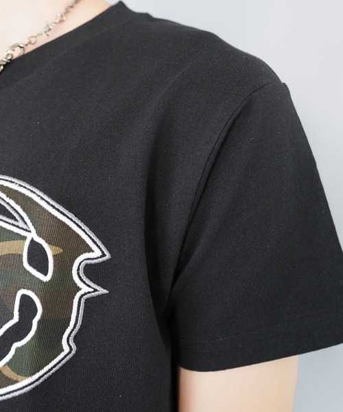 SPINNS(スピンズ)の「短丈パッチワークロゴ半袖Tシャツ/カモフラージュロゴ(Tシャツ/カットソー・メンズ・ホワイト/ブラック/ブラック系その他/ピンク系その他・ONESIZE)」の18枚目の写真