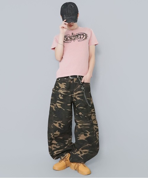 SPINNS(スピンズ)の「短丈パッチワークロゴ半袖Tシャツ/カモフラージュロゴ(Tシャツ/カットソー・メンズ・ホワイト/ブラック/ブラック系その他/ピンク系その他・ONESIZE)」の9枚目の写真