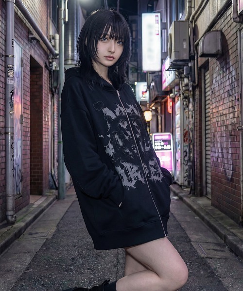 ililil（イルイルイル）の「『ililil/イルイルイル』【悪ぶったらこうなったver2】アップリケ加工ジップパーカー（パーカー・メンズ・グレー/ブラック・FREE）」の8枚目の写真