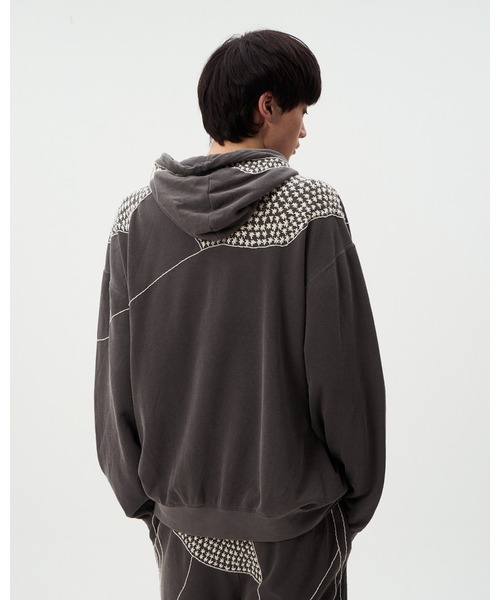 DISCOVERED（ディスカバード）の「SASHIKO DAMAGE PULLOVER HOODIE（パーカー・メンズ・ブラック・SMALL/LARGE）」の3枚目の写真