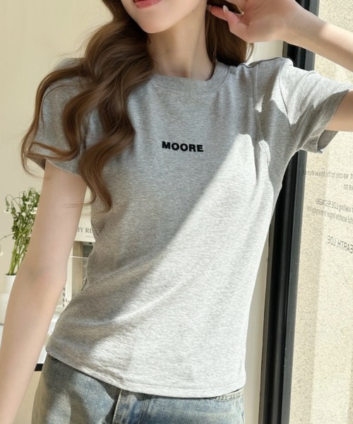Ada.(エイダ)の「フロントミニロゴ ベーシックコンパクトTシャツ(Tシャツ/カットソー・レディース・グレー/ホワイト/ブラック・FREE)」の3枚目の写真
